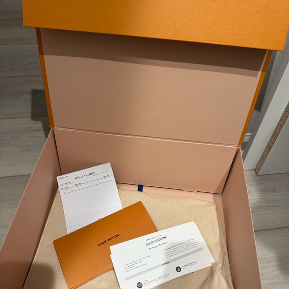 Louis Vuitton Onthego MM Monogram Empreinte Leather - Picture 3 of 16